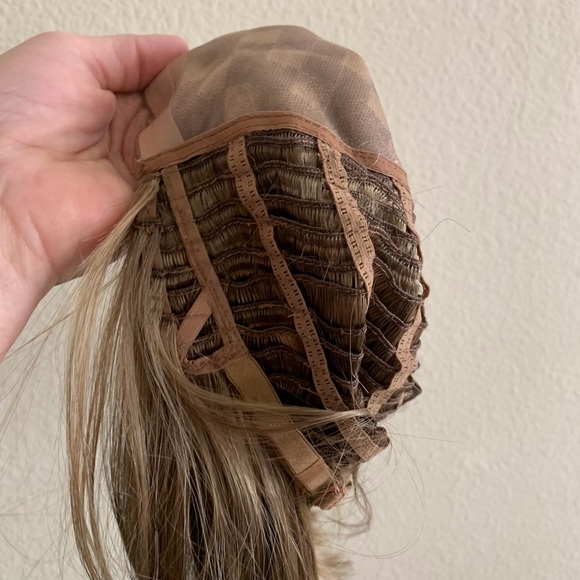 Wig - Picture 7 of 10